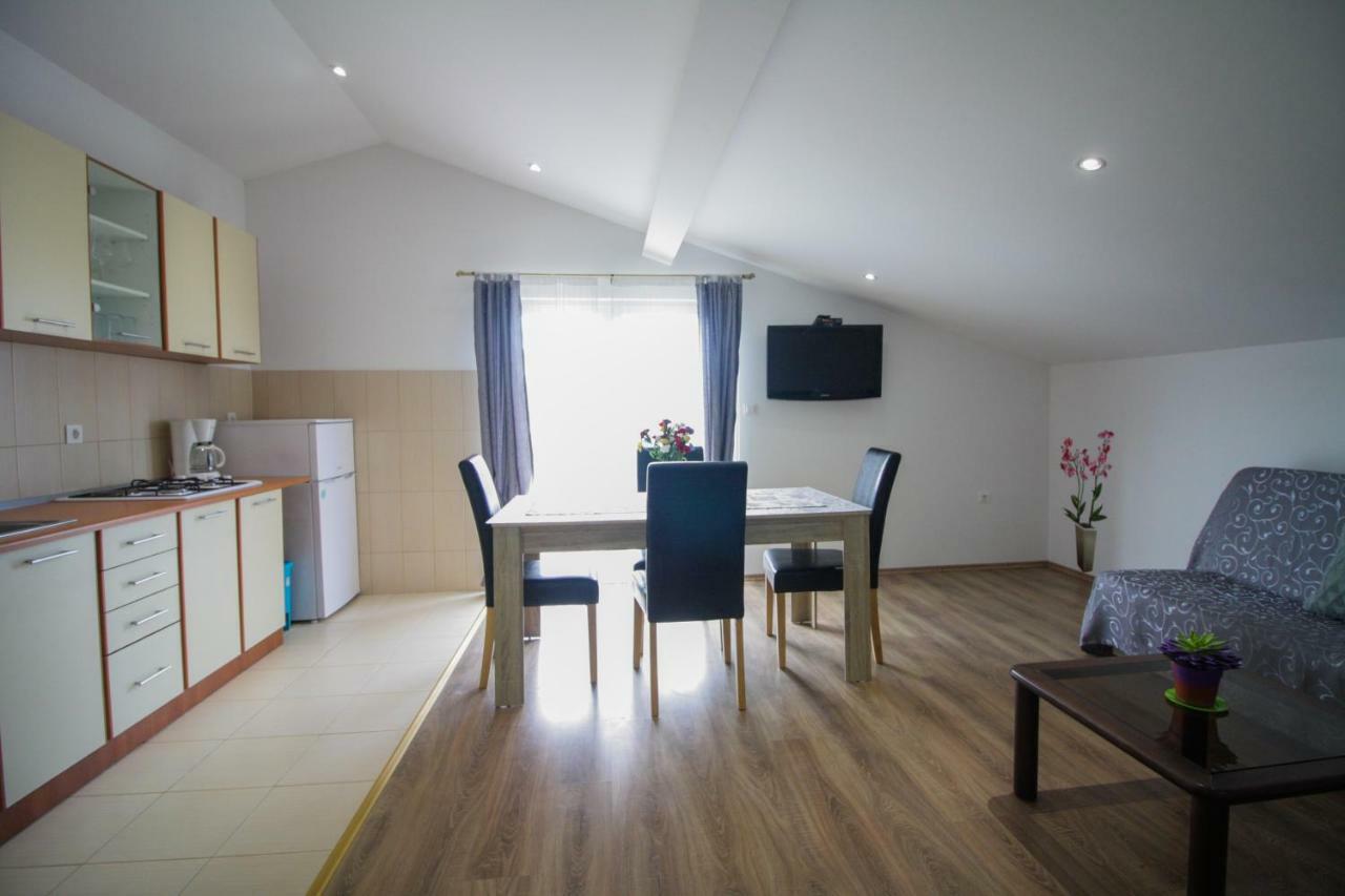 Sebi Apartment 300 M From Beach Rovinj Exterior foto